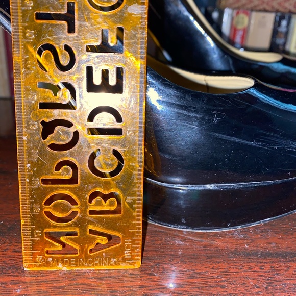 Black pump heels - Picture 8 of 10